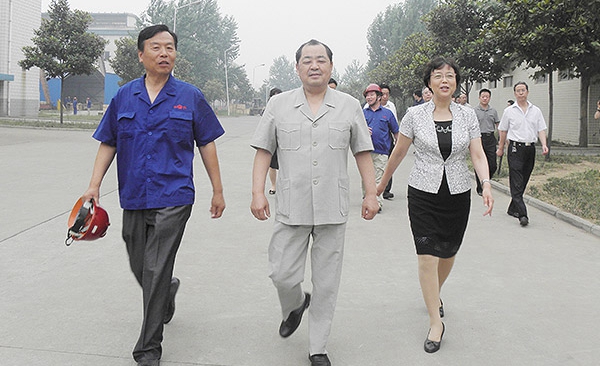 原河南省副省长刘新民-郑州市委常委、、、组织部长高建慧在公司视察事情